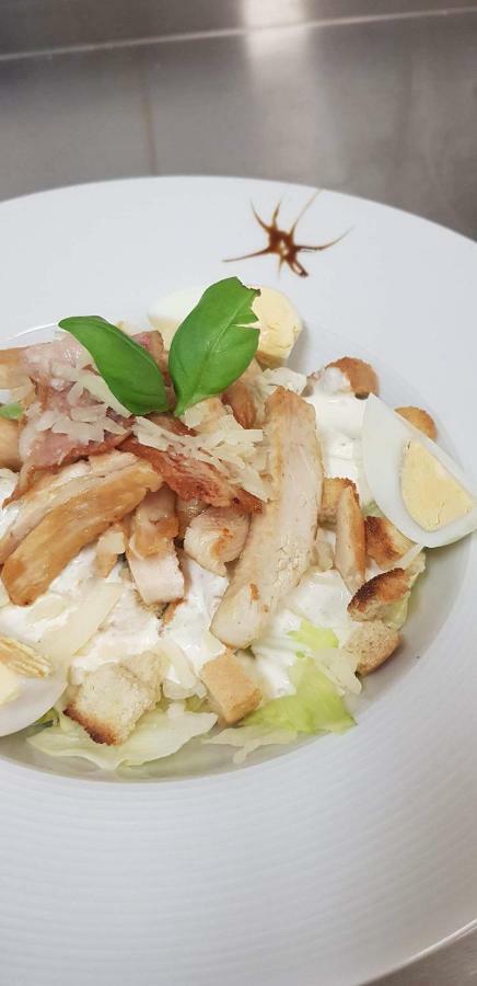 Pizzeria Alzbetka 호텔 Strecno 외부 사진