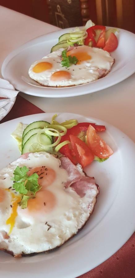 Pizzeria Alzbetka 호텔 Strecno 외부 사진