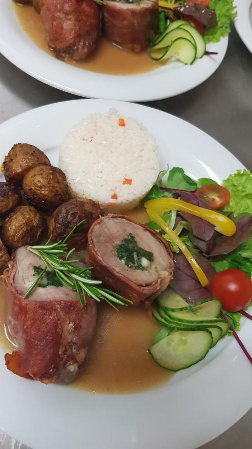 Pizzeria Alzbetka 호텔 Strecno 외부 사진